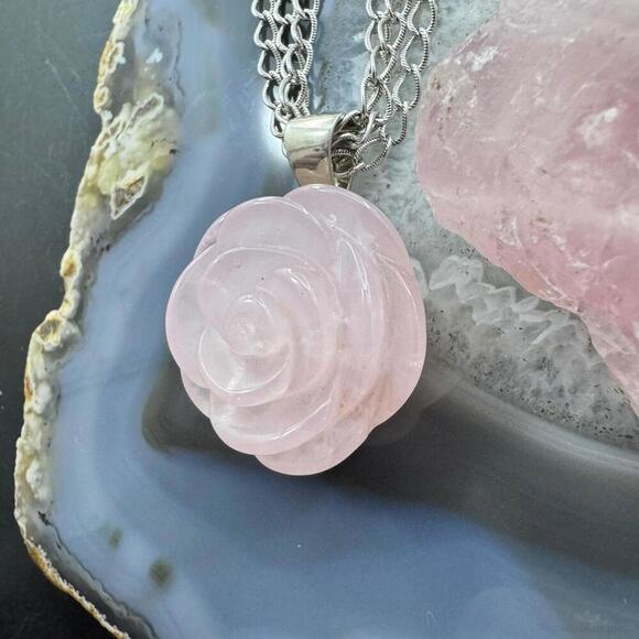 Carolyn Pollack Sterling Carved Rose Quartz Rose Pendant With Chain Necklace - Picture 6 of 10
